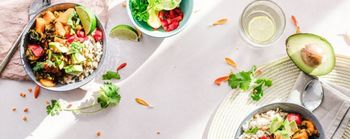 Okrogla miza UL o vitaminih in mineralih: "Jejmo mavrico!"