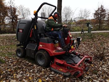 Z novima, sodobnima strojema bo urejanje javnih zelenih površin lažje, kvalitetnejše in hitrejše 
