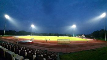 Vadba na osvetljenih površinah stadiona Portoval