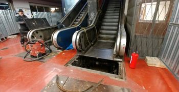 V Plavi laguni bomo zamenjali tekoče stopnice