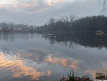 Okolica Koseškega bajerja ostaja začasno zaprta Okolica Koseškega bajerja ostaja začasno zaprta