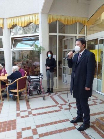 Župan ob dnevu žena v Domu starejših Polde Eberl Jamski Župan ob dnevu žena v Domu starejših Polde Eberl Jamski