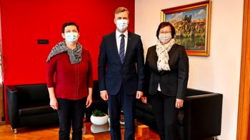 Župan sprejel nedavno upokojeni ravnateljici OŠ Bršljin in OŠ Šmihel