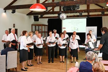 Na Loki so se zbrali člani Društva upokojencev Novo mesto