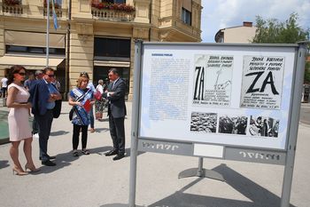 Predsednik RS Borut Pahor v Celju odprl razstavo Tri zvezde treh desetletij – Celje 1991