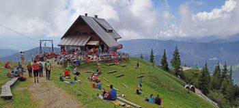 Praznično in množično na Golici