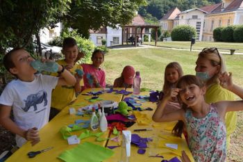 Tretji teden Otroškega sveta: Kamen na kamen plača, kovanec na kovanec sladoled