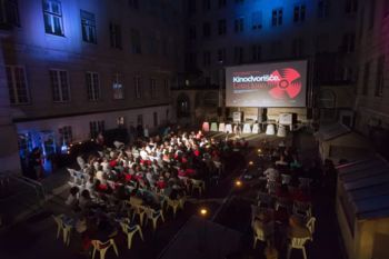 Kinodvorišče odpira svoja vrata