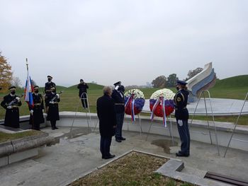 Ob dnevu spomina na mrtve poklon v Tacnu in na ljubljanskih Žalah