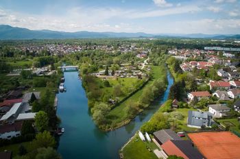 Zasedanje Skupščine JHL