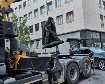 Kip Ilegalca znova na svojem mestu