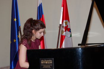 Vabilo na koncert »Barok izpod prstov mladih rok«, posvečen skladatelju Urošu Kreku