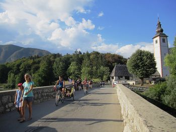 Znameniti kamniti Janezov most na Ribčevem Lazu naj bi bil saniran še pred poletno turistični sezono