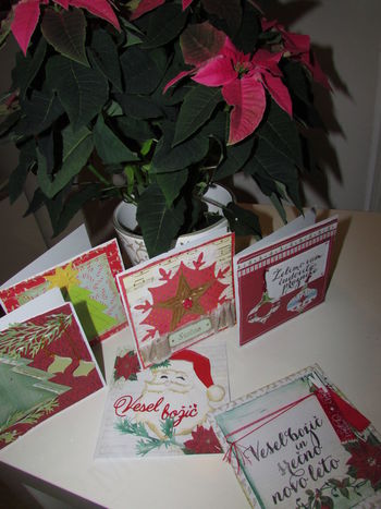 Izdelovanje praznične dekoracije in voščilnic v Medgeneracijskem centru Šentilj