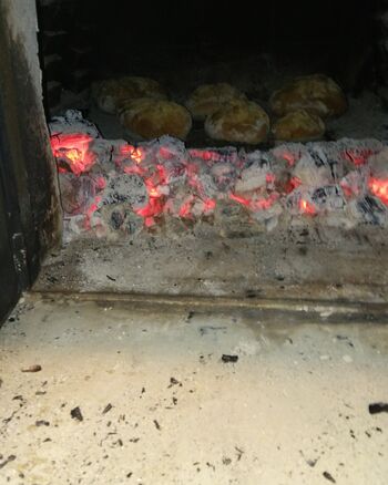 Delavnica peka kruha v krušni peči  