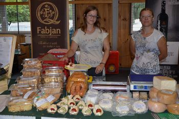 Sir in vino imata v Bohinju svoj praznik Sir in vino imata v Bohinju svoj praznik