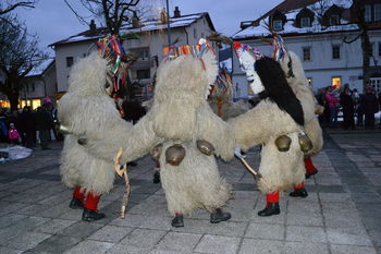 KURENTI OBISKALI TREBNJE