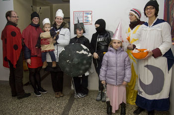 Maškare delijo miške in dobro voljo Maškare delijo miške in dobro voljo