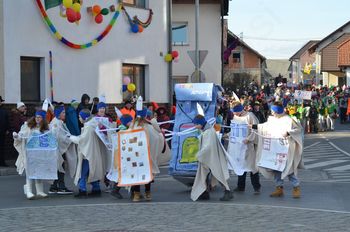 Razstava RADOVEDNI PRSTKI, dr. Aksinja Kermauner in Inštitut INTEGRA