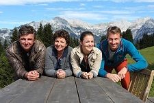 Tirolske vasice iz nanizanke  Gorski zdravnik vas vabi
