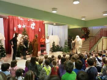 Praznično vzdušje in obisk Dedka Mraza Praznično vzdušje in obisk Dedka Mraza