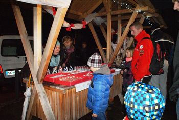 Božično-novoletni bazar na Mestni tržnici