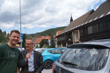 'Oprosti za kolono. Na hitri cesti bi bil hitrejši!'