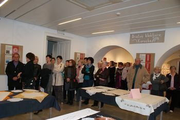 Umetnost v belem, odprtje razstave Društva klekljaric Koroške 