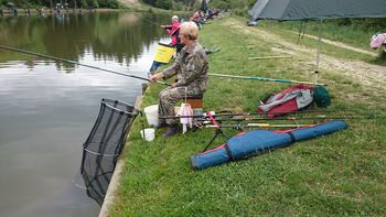 Območno tekmovanje invalidov v lovu rib s plovcem