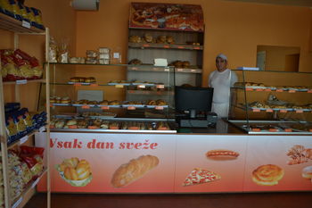 Po svež kruh v Pekarno Brezje Po svež kruh v Pekarno Brezje