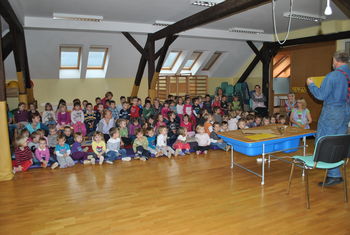 Čebelar v Vrtcu Vransko