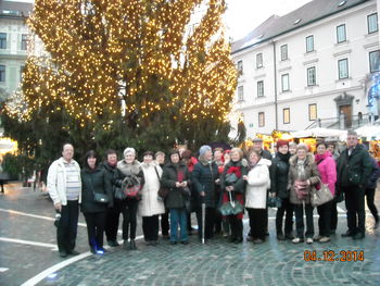 Po novoletno okrašeni prestolnici