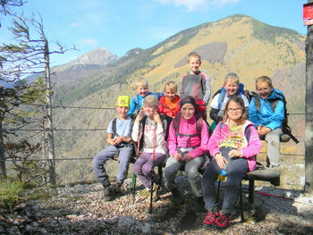 Devet mladih planincev je v hribih nad Preddvorom preživelo nepozabnih 24 ur