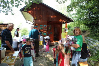 Razpis za pomoč čebelarjem za leto 2013 Razpis za pomoč čebelarjem za leto 2013