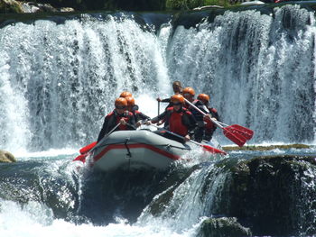 RAFTING PO REKU UNI (BIH)