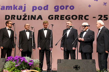 Območna revija malih pevskih skupin Nocoj je en lep večer