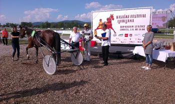 Priznanje kasaču iz rok župana