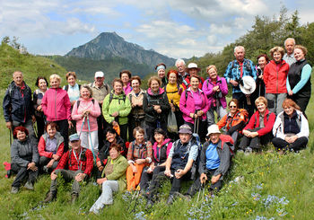 Sončki na vrhovih nad Soriško planino