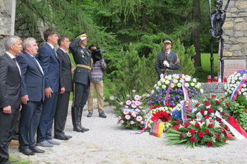 PRIJATELJSTVO JE LJUBEZEN BREZ KRIL