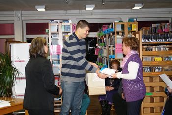 Goran Vojnović v Lavričevi knjižnici podelil priznanja Primorci beremo 2013