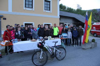 Dobrodelnega tekača sprejeli sorodniki na Frankolovem