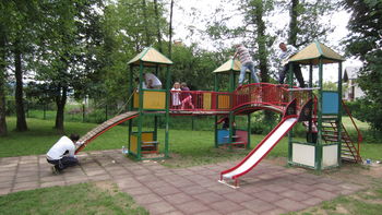 Prostovoljci Triglava polepšali vrtčevski igrišči