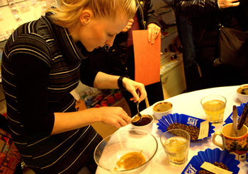 V Studiu Zlata ptica okušali in ocenjevali kavo V Studiu Zlata ptica okušali in ocenjevali kavo