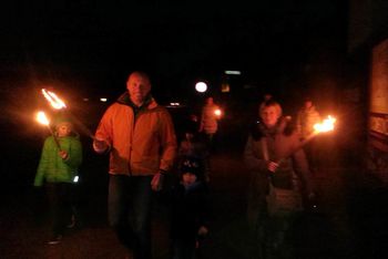 Z baklami k mali polnočnici Z baklami k mali polnočnici