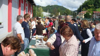 Odprtje kmečke tržnice v Krmelju