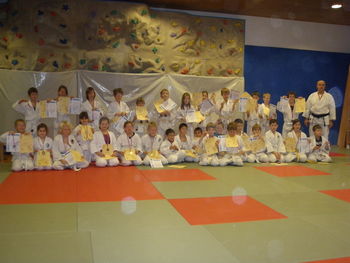 OBČINSKO PRVENSTVO OSNOVNOŠOLCEV V JU JITSU OBČINSKO PRVENSTVO OSNOVNOŠOLCEV V JU JITSU