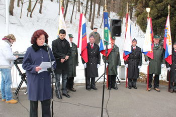 Ne dovolimo, da bi naš dolg do njih, ki v teh grobovih počivajo, ostal neporavnan!