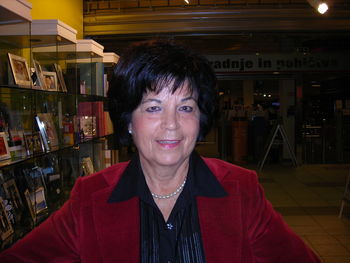 Revščina vse močneje trka na vrata