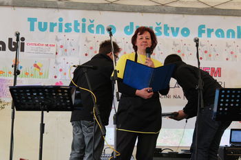 Cvetlični sejem na belo nedeljo