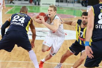Fenerbahče premočan